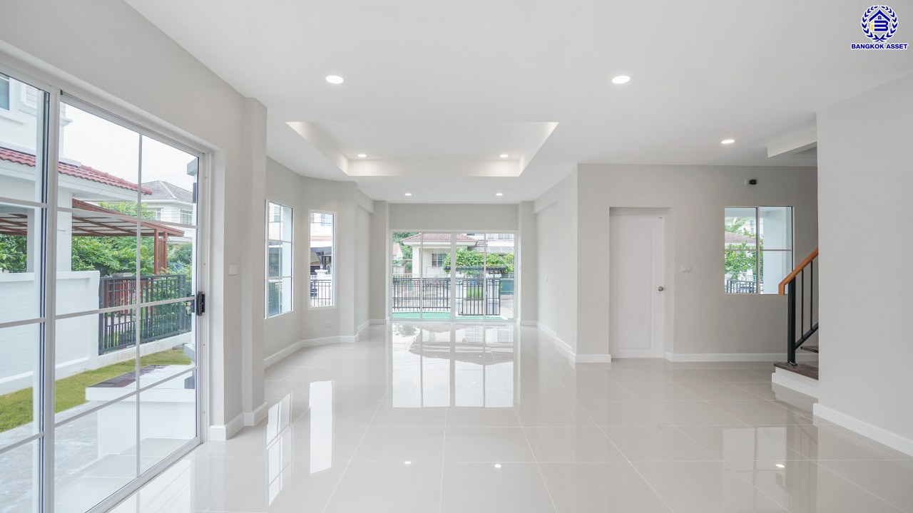 บ้านมือสองตกแต่งใหม่ โครงการ ชัยพฤกษ์ บางบัวทอง เนื้อที่ 78.4 ตร.ว. พื้นที่ใช้สอย 296.86 ตร.ม. ฟังก์ชัน 3 ห้องนอน 3 ห้องน้ำ จอดรถได้ 2 คัน พร้อม Facilities โครงการครบครัน ทำเลติดถนนบางกรวย-ไทรน้อย เชื่อมต่อถนนกาญจนาภิเษก ใกล้เซ็นทรัลเวสต์เกต และรถไฟฟ้าสายสีม่วง "สถานีบางพลู"