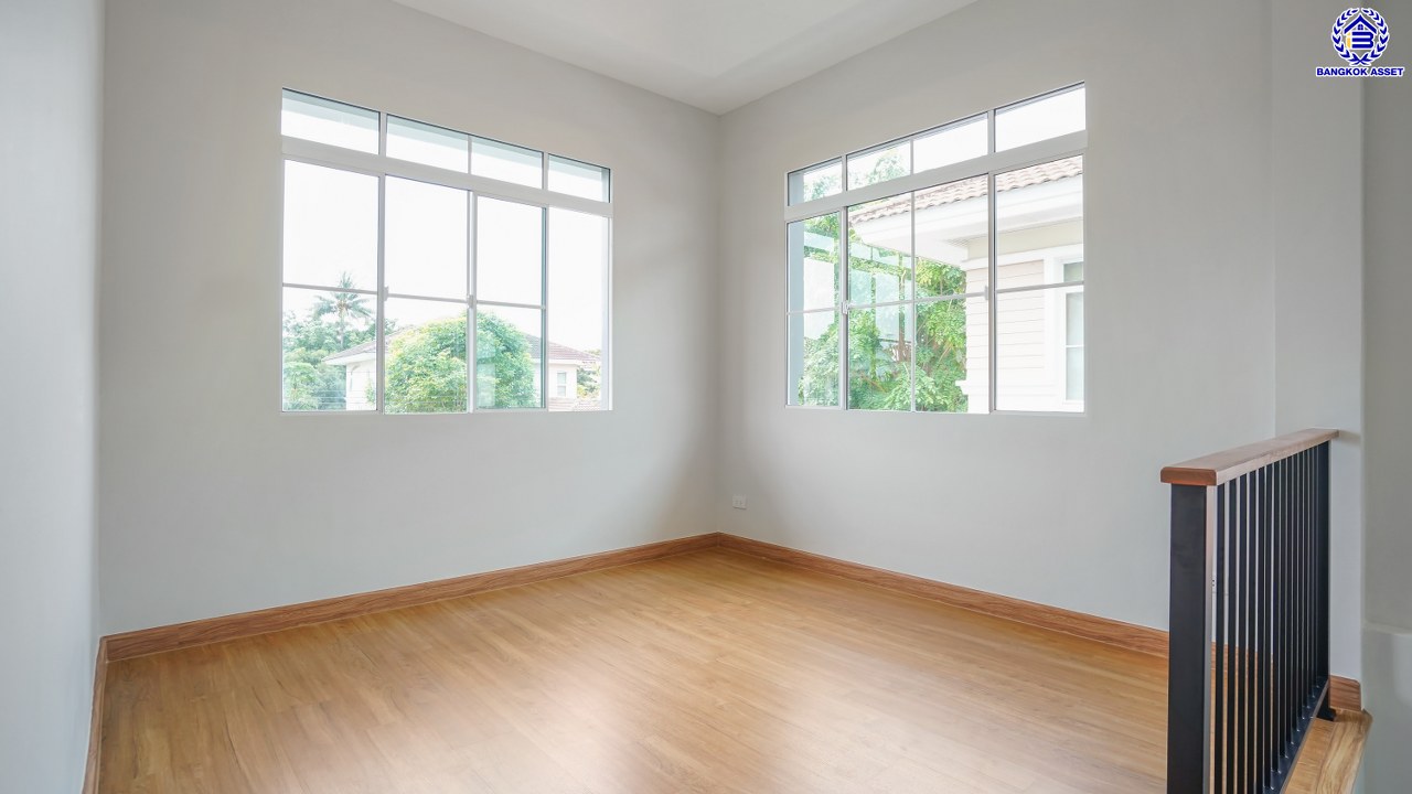 บ้านมือสองตกแต่งใหม่ โครงการ ชัยพฤกษ์ บางบัวทอง เนื้อที่ 78.4 ตร.ว. พื้นที่ใช้สอย 296.86 ตร.ม. ฟังก์ชัน 3 ห้องนอน 3 ห้องน้ำ จอดรถได้ 2 คัน พร้อม Facilities โครงการครบครัน ทำเลติดถนนบางกรวย-ไทรน้อย เชื่อมต่อถนนกาญจนาภิเษก ใกล้เซ็นทรัลเวสต์เกต และรถไฟฟ้าสายสีม่วง "สถานีบางพลู"