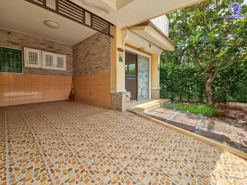 *****ทาวน์เฮ้าส์มือสองกรุงเทพ โครงการ พฤกษาวิลล์12A พหลโยธิน-สายไหม เนื้อที่กว้าง 27.10 ตร.ว. พื้นที่ใช้สอย 120 ตร.ม. ฟังก์ชัน 4 ห้องนอน 2 ห้องน้ำ 1 ที่จอดรถ บนทำเลดี เดินทางสะดวก เชื่อมต่อถนนลำลูกกา, ถนนพหลโยธิน ถนนวิภาวดี-รังสิต, ถนนหทัยราษฏร์ ใกล้รถไฟฟ้าสายสีเขียว "สถานีคูคต" จุดขึ้นทางด่วน "ฉลองรัช" และสนามบินดอนเมือง