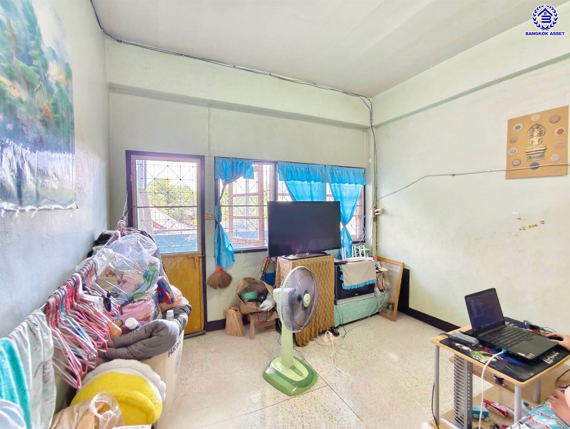 *****ทาวน์เฮ้าส์มือสองกรุงเทพ โครงการ เจริญสุขวิลล่า บางขุนเทียน เนื้อที่ 18.20 ตร.ว. พื้นที่ใช้สอย 150 ตร.ม. ฟังก์ชัน 3 ห้องนอน 2 ห้องน้ำ 1 ที่จอดรถ บนทำเลเดินทางสะดวก เชื่อมต่อถนนเอกชัย, ถนนจอมทอง, ถนนกาญจนาภิเษก และใกล้จุดขึ้นทางด่วน "พระราม 2"