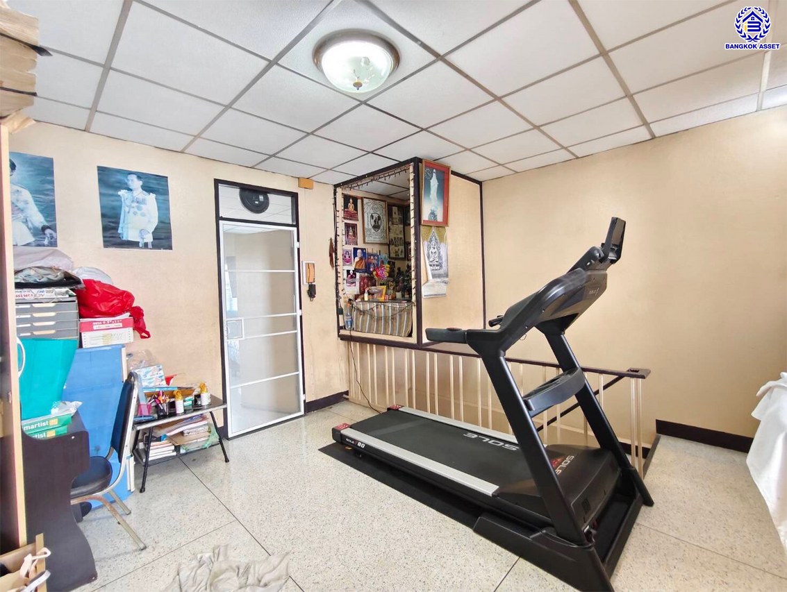 *****ทาวน์เฮ้าส์มือสองกรุงเทพ โครงการ เจริญสุขวิลล่า บางขุนเทียน เนื้อที่ 18.20 ตร.ว. พื้นที่ใช้สอย 150 ตร.ม. ฟังก์ชัน 3 ห้องนอน 2 ห้องน้ำ 1 ที่จอดรถ บนทำเลเดินทางสะดวก เชื่อมต่อถนนเอกชัย, ถนนจอมทอง, ถนนกาญจนาภิเษก และใกล้จุดขึ้นทางด่วน "พระราม 2"