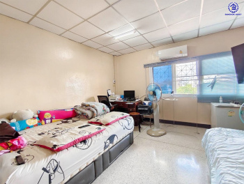 *****ทาวน์เฮ้าส์มือสองกรุงเทพ โครงการ เจริญสุขวิลล่า บางขุนเทียน เนื้อที่ 18.20 ตร.ว. พื้นที่ใช้สอย 150 ตร.ม. ฟังก์ชัน 3 ห้องนอน 2 ห้องน้ำ 1 ที่จอดรถ บนทำเลเดินทางสะดวก เชื่อมต่อถนนเอกชัย, ถนนจอมทอง, ถนนกาญจนาภิเษก และใกล้จุดขึ้นทางด่วน "พระราม 2"