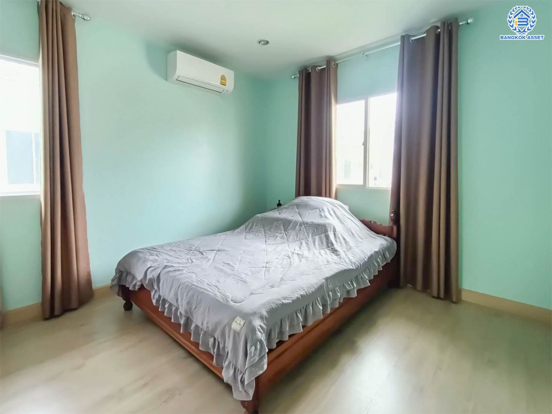 *****บ้านแฝดมือสอง โครงการ เดอะแพลนท์ คลองบางไผ่ สเตชั่น กาญจนาภิเษก เนื้อที่ 35 ตร.ว. ฟังก์ชัน 3 ห้องนอน 3 ห้องน้ำ บ้านสวยบนทำเลเดินทางสะดวก เชื่อมต่อถนนรัตนาธิเบศร์ ถนนกาญจนาภิเษก ใกล้รถไฟฟ้าสายสีม่วง "สถานีคลองบางไผ่" และจุดขึ้นทางด่วน "กาญจนาภิเษก" ราคาดีพร้อมอยู่