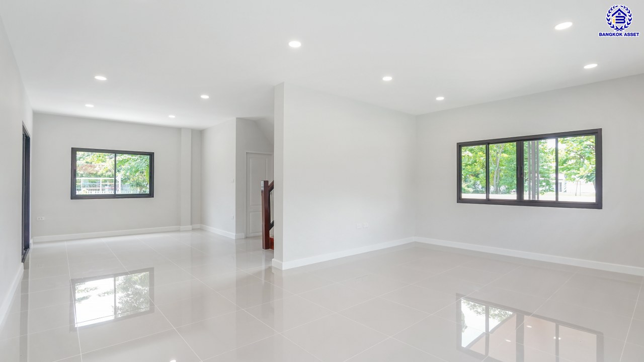 บ้านมือสองตกแต่งใหม่ โครงการ ประดับดาว1-4 ราชพฤกษ์-รัตนาธิเบศร์ ตกแต่งครบครัน พร้อมอยู่ บนเนื้อที่ 90.2 ตร.ว. พื้นที่ใช้สอย 257.02 ตร.ม. พร้อมฟังก์ชัน 3 ห้องนอน 3 ห้องน้ำ 1 ห้องอเนกประสงค์ จอดรถได้ 2 คัน พื้นที่ใช้สอยกว้างขวาง บนทำเลที่ดีที่สุด เชื่อมต่อได้หลายเส้นทาง ใกล้รถไฟฟ้าสายสีม่วง "สถานีบางรักน้อยท่าอิฐ"