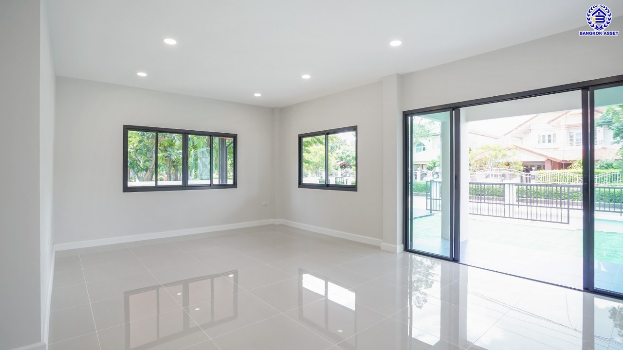 บ้านมือสองตกแต่งใหม่ โครงการ ประดับดาว1-4 ราชพฤกษ์-รัตนาธิเบศร์ ตกแต่งครบครัน พร้อมอยู่ บนเนื้อที่ 90.2 ตร.ว. พื้นที่ใช้สอย 257.02 ตร.ม. พร้อมฟังก์ชัน 3 ห้องนอน 3 ห้องน้ำ 1 ห้องอเนกประสงค์ จอดรถได้ 2 คัน พื้นที่ใช้สอยกว้างขวาง บนทำเลที่ดีที่สุด เชื่อมต่อได้หลายเส้นทาง ใกล้รถไฟฟ้าสายสีม่วง "สถานีบางรักน้อยท่าอิฐ"