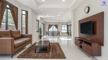 บ้านมือสองตกแต่งใหม่ จากแบรนด์ Q.House วรารมย์ เพชรเกษม69  หลังมุม รองรับทุกความสุขของทุกคนในครอบครัว ใกล้ The Mall บางแค และเชื่อมต่อ ถนนกาญจนาฯ ถนนบางบอน และถนนพุทธมณฑลสาย4 เนื้อที่ 64.7 ตร.ว. พื้นที่ใช้สอย 216.07 ตร.ม. ฟังก์ชัน 3 ห้องนอน 3 ห้องน้ำ จอดรถได้ 2 คัน