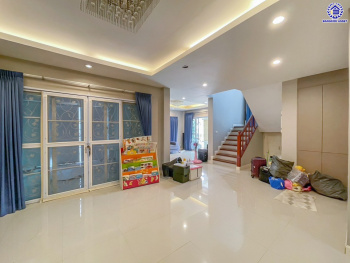 *****บ้านเดี่ยวมือสอง โครงการ กฤษดานคร18 พุทธมณฑลสาย3 เนื้อที่ 76.20 ตร.ว. พื้นที่ใช้สอย 180 ตร.ม. ฟังก์ชัน 3 ห้องนอน 3 ห้องน้ำ จอดรถได้ 2 คัน บนทำเลศักยภาพเชื่อมต่อถนนพุทธมณฑลสาย3, ถนนบรมราชชนนี, ถนนอุทยาน, ถนนอักษะ, ถนนพุทธมณฑลสาย2 ใกล้เซ็นทรัลปิ่นเกล้า ม.มหิดล และทางด่วน "ศรีรัช"