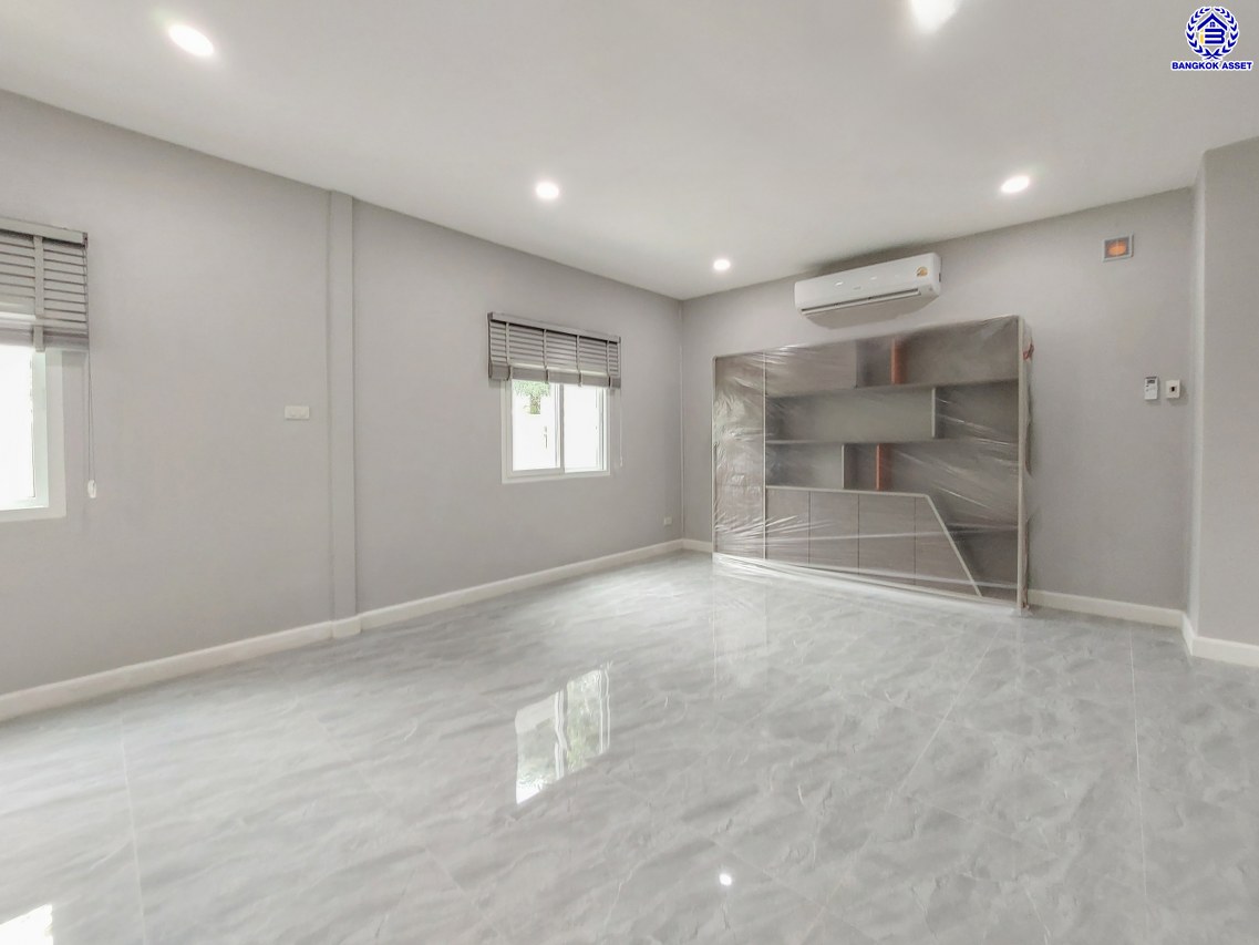 *****บ้านเดี่ยวมือสองนนทบุรี โครงการ บางกอกบูเลอวาร์ด ราชพฤกษ์-พระราม5 หลังมุม เนื้อที่ 69 ตร.ว. พื้นที่ใช้สอย 300 ตร.ม. บนสังคมคุณภาพ SC Asset* ฟังก์ชันพร้อม 3 ห้องนอน 4 ห้องน้ำ จอดรถได้ 2 คัน พร้อมแถมฟรี! เครื่องปรับอากาศ 5 เครื่อง, เครื่องทำน้ำอุ่น 2 เครื่อง บนทำเลติดถนนราชพฤกษ์ ใกล้จุดทางด่วนศรีรัช และเพียง 10 ถึงรถไฟฟ้า "สถานีบางรักใหญ่"