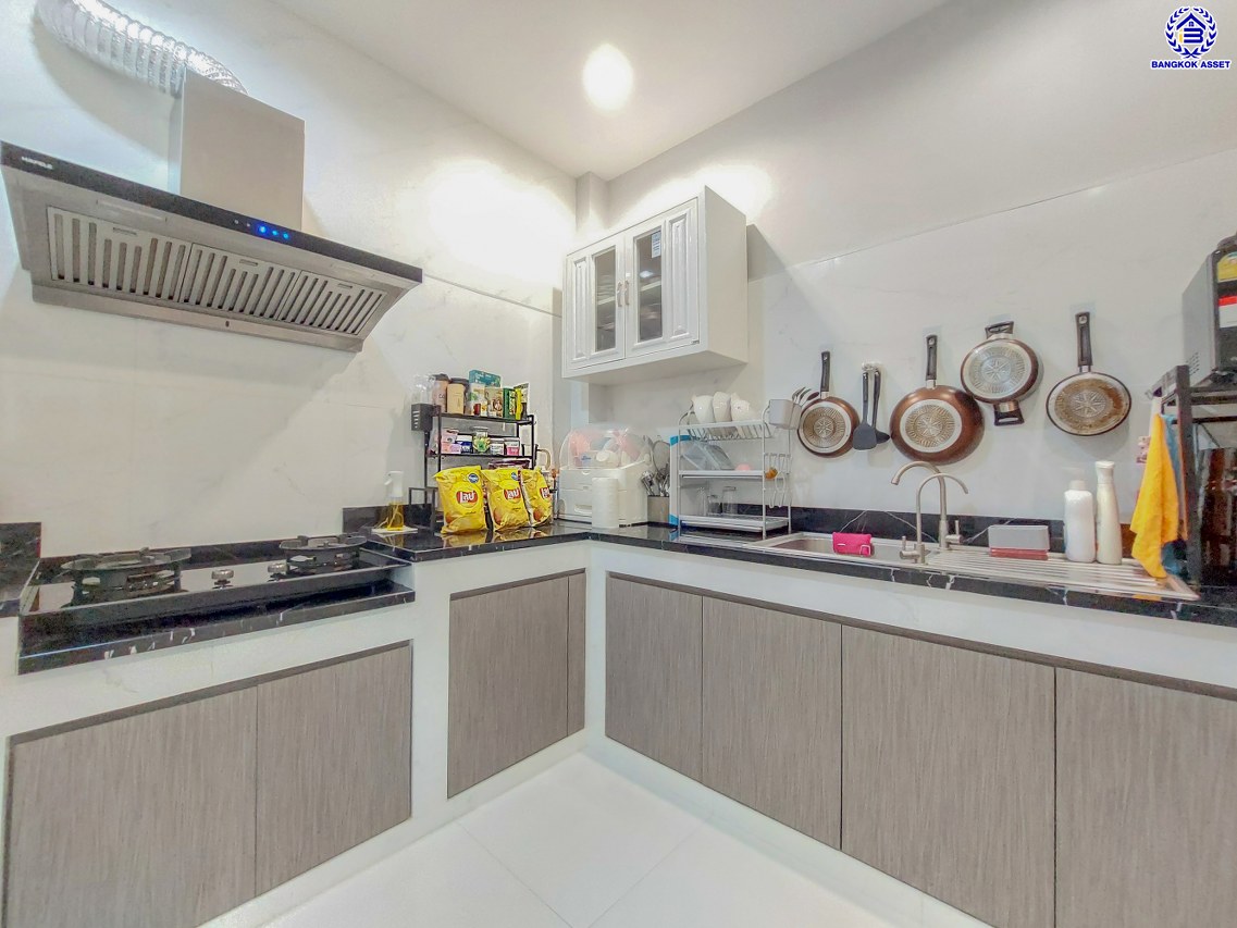 *****บ้านเดี่ยวมือสองนนทบุรี โครงการ บางกอกบูเลอวาร์ด ราชพฤกษ์-พระราม5 หลังมุม เนื้อที่ 69 ตร.ว. พื้นที่ใช้สอย 300 ตร.ม. บนสังคมคุณภาพ SC Asset* ฟังก์ชันพร้อม 3 ห้องนอน 4 ห้องน้ำ จอดรถได้ 2 คัน พร้อมแถมฟรี! เครื่องปรับอากาศ 5 เครื่อง, เครื่องทำน้ำอุ่น 2 เครื่อง บนทำเลติดถนนราชพฤกษ์ ใกล้จุดทางด่วนศรีรัช และเพียง 10 ถึงรถไฟฟ้า "สถานีบางรักใหญ่"