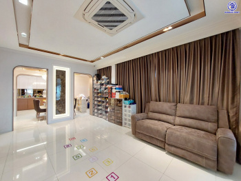 *****บ้านเดี่ยวมือสองนนทบุรี โครงการ กฤษณา พระราม5-กาญจนาภิเษก เนื้อที่ 68.50 ตร.ว. พื้นที่ใช้สอย 185 ตร.ม. ฟังก์ชัน 3 ห้องนอน 3 ห้องน้ำ 2 ที่จอดรถ ตกแต่งบิวท์อินสุดหรู สไตล์ Luxury มาพร้อมสระว่ายน้ำส่วนตัว ทำเลโดดเด่นติด "ถนนกาญจนาภิเษก" เชื่อมถนนนครอินทร์ ใกล้เซ็นทรัลเวสต์เกต และจุดขึ้นทางด่วน "ศรีรัช"