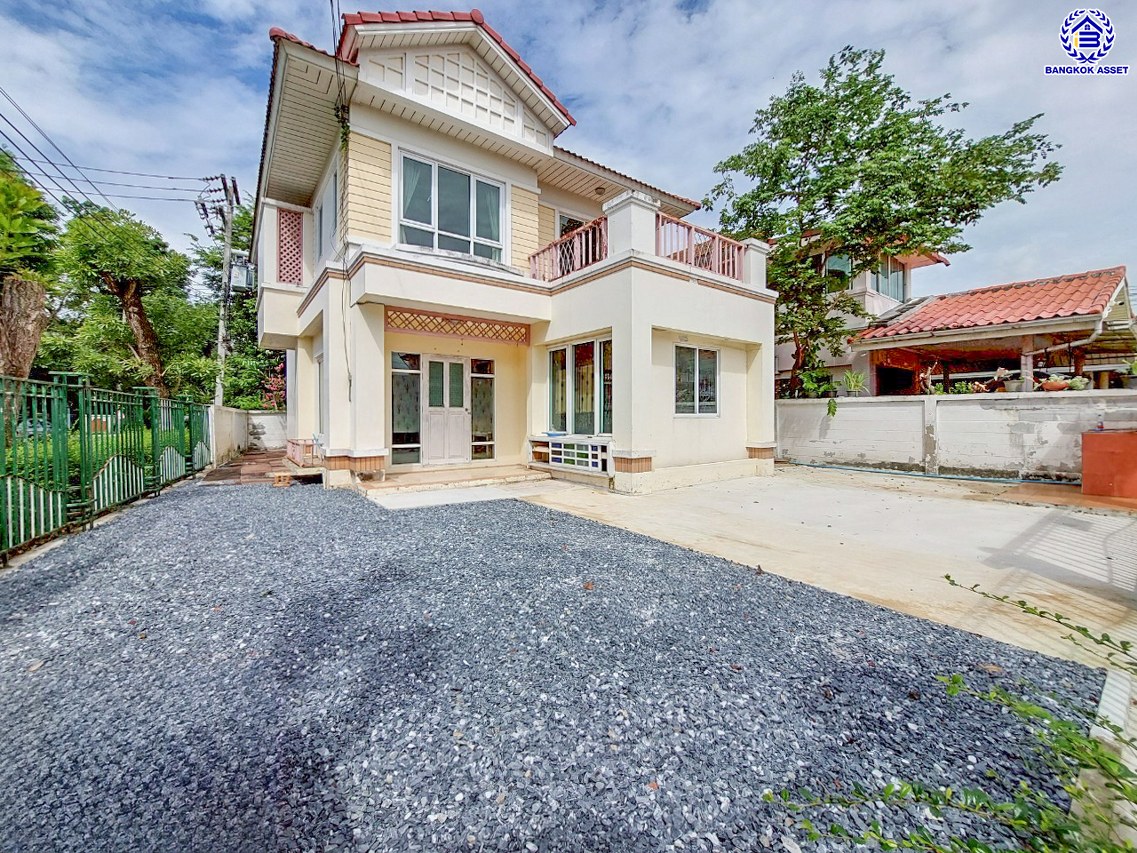 *****บ้านเดี่ยวมือสองปทุมธานี โครงการ มณีรินทร์ ราชพฤกษ์-ติวานนท์ เนื้อที่ 57.40 ตร.ว. พื้นที่ใช้สอย 110 ตร.ม. ฟังก์ชัน 3 ห้องนอน 2 ห้องน้ำ 2 ที่จอดรถ ทำเลเดินทางสะดวก เชื่อมต่อถนนสะพานนนทบุรี-บางบัวทอง, ถนนราชพฤกษ์, ถนนศรีสมาน ใกล้ห้างสรรพสินค้าโรบินสันไลฟ์สไตล์ ศรีสมาน, โรบินสันไลฟ์สไตล์ ราชพฤกษ์ และจุดขึ้นทางด่วน "ศรีสมาน"