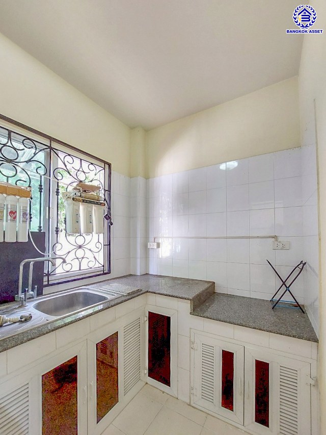 *****บ้านเดี่ยวมือสองปทุมธานี โครงการ มณีรินทร์ ราชพฤกษ์-ติวานนท์ เนื้อที่ 57.40 ตร.ว. พื้นที่ใช้สอย 110 ตร.ม. ฟังก์ชัน 3 ห้องนอน 2 ห้องน้ำ 2 ที่จอดรถ ทำเลเดินทางสะดวก เชื่อมต่อถนนสะพานนนทบุรี-บางบัวทอง, ถนนราชพฤกษ์, ถนนศรีสมาน ใกล้ห้างสรรพสินค้าโรบินสันไลฟ์สไตล์ ศรีสมาน, โรบินสันไลฟ์สไตล์ ราชพฤกษ์ และจุดขึ้นทางด่วน "ศรีสมาน"