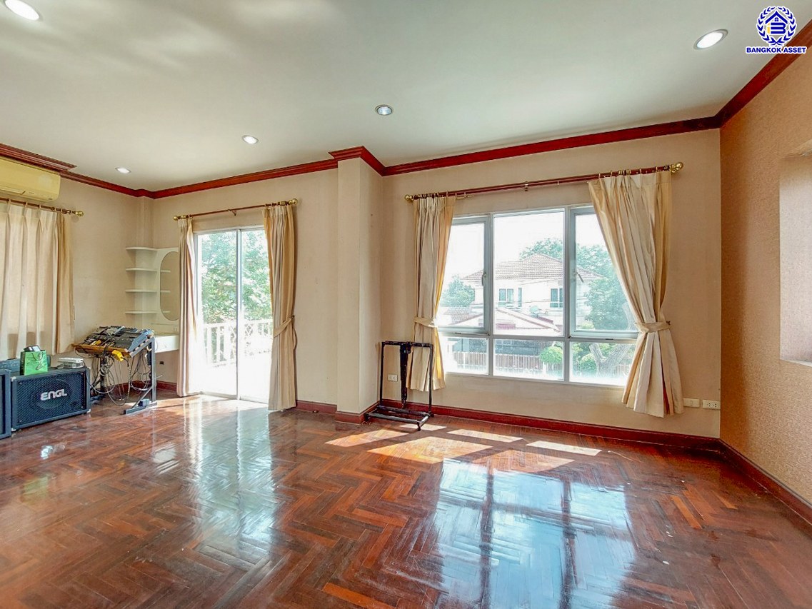 *****บ้านเดี่ยวมือสองปทุมธานี โครงการ มณีรินทร์ ราชพฤกษ์-ติวานนท์ เนื้อที่ 57.40 ตร.ว. พื้นที่ใช้สอย 110 ตร.ม. ฟังก์ชัน 3 ห้องนอน 2 ห้องน้ำ 2 ที่จอดรถ ทำเลเดินทางสะดวก เชื่อมต่อถนนสะพานนนทบุรี-บางบัวทอง, ถนนราชพฤกษ์, ถนนศรีสมาน ใกล้ห้างสรรพสินค้าโรบินสันไลฟ์สไตล์ ศรีสมาน, โรบินสันไลฟ์สไตล์ ราชพฤกษ์ และจุดขึ้นทางด่วน "ศรีสมาน"