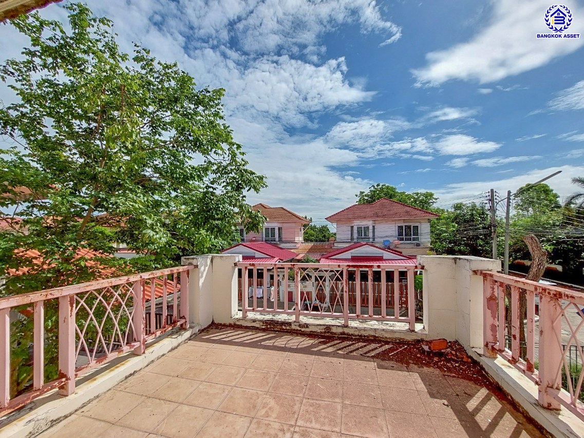 *****บ้านเดี่ยวมือสองปทุมธานี โครงการ มณีรินทร์ ราชพฤกษ์-ติวานนท์ เนื้อที่ 57.40 ตร.ว. พื้นที่ใช้สอย 110 ตร.ม. ฟังก์ชัน 3 ห้องนอน 2 ห้องน้ำ 2 ที่จอดรถ ทำเลเดินทางสะดวก เชื่อมต่อถนนสะพานนนทบุรี-บางบัวทอง, ถนนราชพฤกษ์, ถนนศรีสมาน ใกล้ห้างสรรพสินค้าโรบินสันไลฟ์สไตล์ ศรีสมาน, โรบินสันไลฟ์สไตล์ ราชพฤกษ์ และจุดขึ้นทางด่วน "ศรีสมาน"