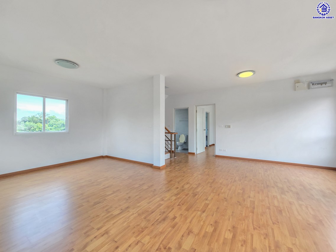 *****บ้านมือสองนนทบุรี โครงการ คาซ่าพรีเมี่ยม ราชพฤกษ์-พระราม5 บ้านเดี่ยวหลังมุม 3 ชั้น แบรนด์ Q.House เนื้อที่ 59.8 ตร.ว.พื้นที่ใช้สอย 246 ตร.ม. ดีไซน์ตอบทุกไลฟ์สไตล์ ฟังก์ชัน 3 ห้องนอนใหญ่ 3 ห้องน้ำ จอดรถได้ 2 คัน บนทำเลติดถนน เชื่อมต่อทุกเส้นทาง ใกล้ตลาดเจ้าพระยา, เดอะวอล์ค, ร.ร.เตรียมอุดมศึกษาฯ เซ็นทรัลเวสต์เกต และรถไฟฟ้า "สถานีบางพลู"