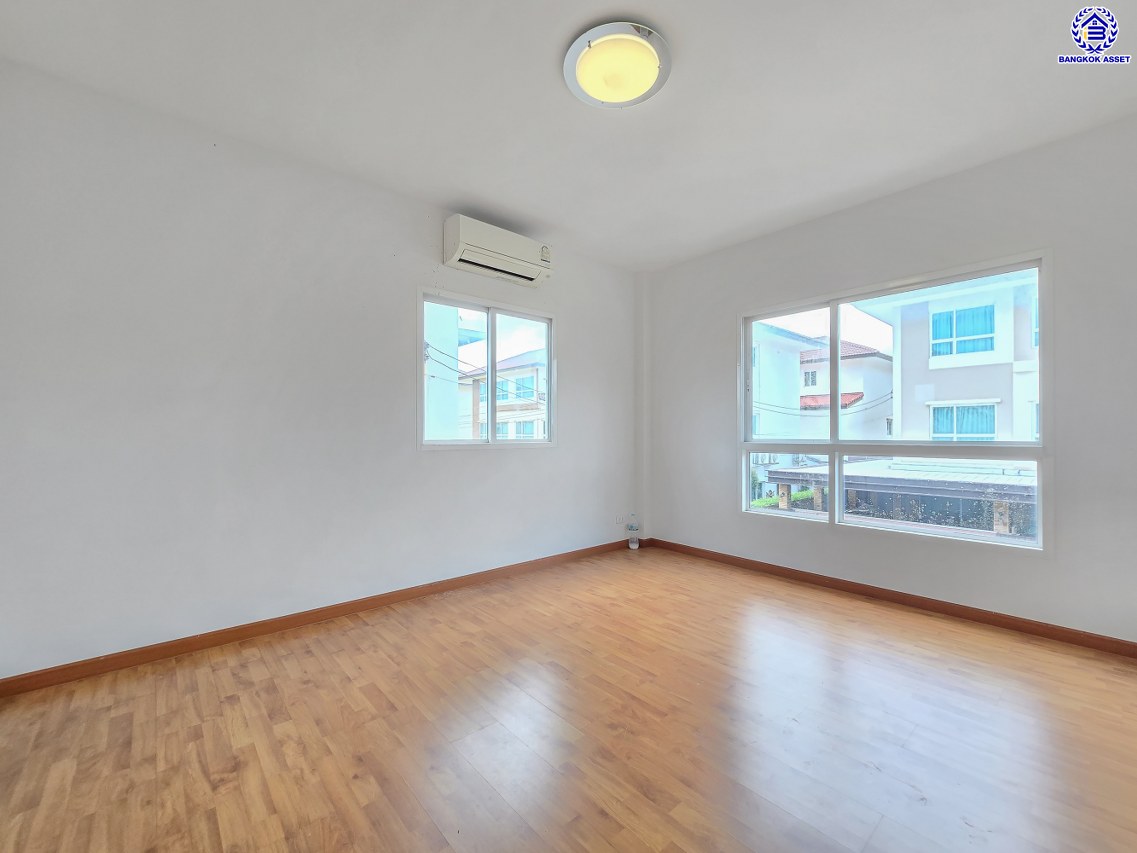 *****บ้านมือสองนนทบุรี โครงการ คาซ่าพรีเมี่ยม ราชพฤกษ์-พระราม5 บ้านเดี่ยวหลังมุม 3 ชั้น แบรนด์ Q.House เนื้อที่ 59.8 ตร.ว.พื้นที่ใช้สอย 246 ตร.ม. ดีไซน์ตอบทุกไลฟ์สไตล์ ฟังก์ชัน 3 ห้องนอนใหญ่ 3 ห้องน้ำ จอดรถได้ 2 คัน บนทำเลติดถนน เชื่อมต่อทุกเส้นทาง ใกล้ตลาดเจ้าพระยา, เดอะวอล์ค, ร.ร.เตรียมอุดมศึกษาฯ เซ็นทรัลเวสต์เกต และรถไฟฟ้า "สถานีบางพลู"