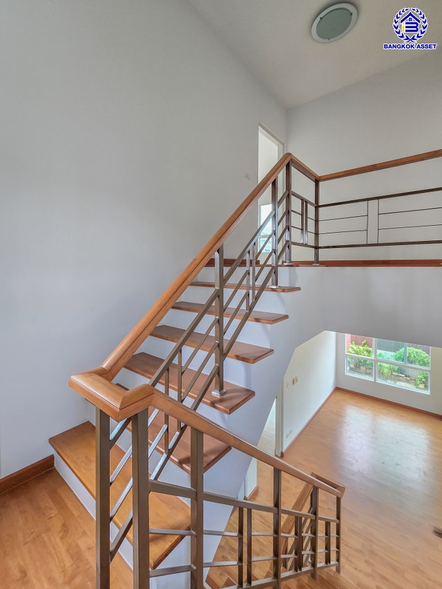 *****บ้านมือสองนนทบุรี โครงการ คาซ่าพรีเมี่ยม ราชพฤกษ์-พระราม5 บ้านเดี่ยวหลังมุม 3 ชั้น แบรนด์ Q.House เนื้อที่ 59.8 ตร.ว.พื้นที่ใช้สอย 246 ตร.ม. ดีไซน์ตอบทุกไลฟ์สไตล์ ฟังก์ชัน 3 ห้องนอนใหญ่ 3 ห้องน้ำ จอดรถได้ 2 คัน บนทำเลติดถนน เชื่อมต่อทุกเส้นทาง ใกล้ตลาดเจ้าพระยา, เดอะวอล์ค, ร.ร.เตรียมอุดมศึกษาฯ เซ็นทรัลเวสต์เกต และรถไฟฟ้า "สถานีบางพลู"