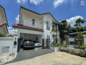 *****บ้านเดี่ยวมือสองกรุงเทพฯ โครงการ รสา สแปนิส คอร์ทยาร์ด ประเสริฐมนูกิจ29 หลังมุม เนื้อที่ 75.10 ตร.ว. พื้นที่ใช้สอย 252 ตร.ม. ฟังก์ชัน 4 ห้องนอน 5 ห้องน้ำ 2 ที่จอดรถ พร้อมเข้าอยู่ บนสุดยอดทำเล! เชื่อมต่อถนนรามอินทรา ถนนประดิษฐ์มนูธรรม ถนนพหลโยธิน ถนนเกษตร-นวมินทร์ ใกล้จุดขึ้นทางด่วน "รามอินทรา-อาจณรงค์" และใกล้ห้างแฟชั่นไอซ์แลนด์