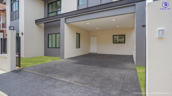 บ้านมือสองตกแต่งใหม่ โครงการ The Nont Project 5 พระราม5 เนื้อที่ 57.4 ตร.ว. พื้นที่ใช้สอย 223.77 ตร.ม. 4 ห้องนอน 3 ห้องน้ำ จอดรถได้ 2 คัน ใกล้รถไฟฟ้าสายสีม่วง "สถานีแยกติวานนท์", ทางด่วน"ศรีรัช" เซ็นทรัลเวสต์เกต และเซ็นทรัลเวสต์วิลล์ ขับรถเพียง 5 นาที ก็ถึงวงเวียนพระราม5 ที่เชื่อมต่ออีกหลายหลายเส้นทางได้อย่างรวดเร็ว