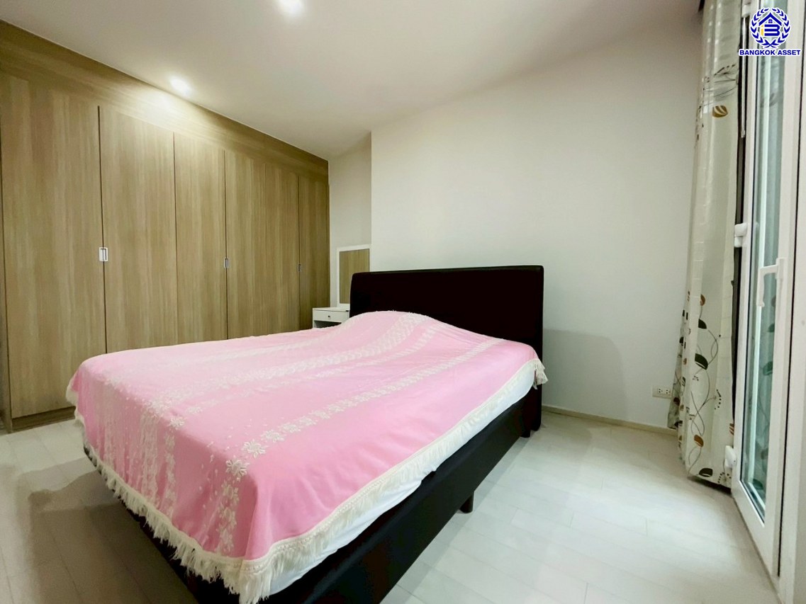 คอนโดมือสองย่านกรุงเทพฯ โนเบิล เพลินจิตคอนโด พื้นที่ใช้สอยขนาด 58.20 ตร.ม ฟังก์ชัน 1 ห้องนอน 1 ห้องน้ำ 1 ห้องนั่งเล่น ที่จอดรถ 1 คัน พร้อมเข้าอยู่ บนทำเลเดินทางสะดวก เชื่อมต่อถนนเพลินจิต, ถนนสุขุมวิท, ถนนวิทยุ, ถนนเพชรบุรี ใกล้รถไฟฟ้าสายสีเขียวอ่อน "สถานีเพลินจิต" และทางด่วน "เพลินจิต"