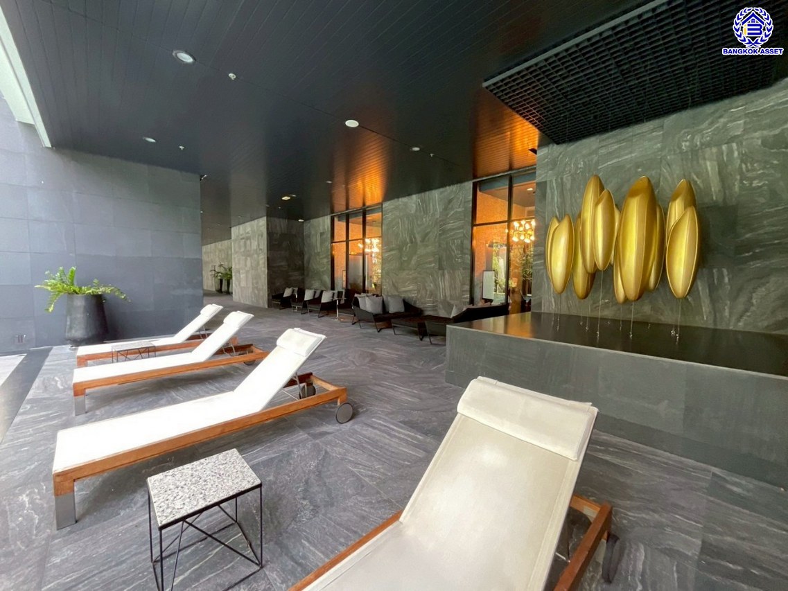 คอนโดมือสองย่านกรุงเทพฯ โนเบิล เพลินจิตคอนโด พื้นที่ใช้สอยขนาด 58.20 ตร.ม ฟังก์ชัน 1 ห้องนอน 1 ห้องน้ำ 1 ห้องนั่งเล่น ที่จอดรถ 1 คัน พร้อมเข้าอยู่ บนทำเลเดินทางสะดวก เชื่อมต่อถนนเพลินจิต, ถนนสุขุมวิท, ถนนวิทยุ, ถนนเพชรบุรี ใกล้รถไฟฟ้าสายสีเขียวอ่อน "สถานีเพลินจิต" และทางด่วน "เพลินจิต"