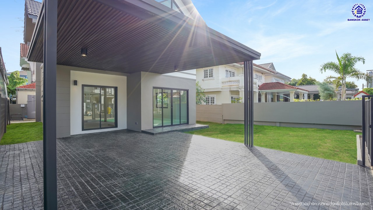 บ้านมือสองตกแต่งใหม่ โครงการ มณียา มาสเตอร์พีซ รัตนาธิเบศร์ จากแบรนด์ Property Perfect บนพื้นที่ 62 ตร.ว. พื้นที่ใช้สอยกว้างขวางถึง 197.87 ตร.ม. จัดเต็ม 4 ห้องนอน 3 ห้องน้ำ พร้อมที่จอดรถ 2 คัน บนสุดยอดทำเลใจกลางรถไฟฟ้าสายสีม่วงถึง 2 สถานี "บางรักน้อยท่าอิฐ" และ "ไทรม้า" เดินทางสะดวกทั้งถนนรัตนาธิเบศร์ และถนนราชพฤกษ์ ใกล้เซ็นทรัล รัตนาธิเบศร์ และเซ็นทรัล เวสต์เกต