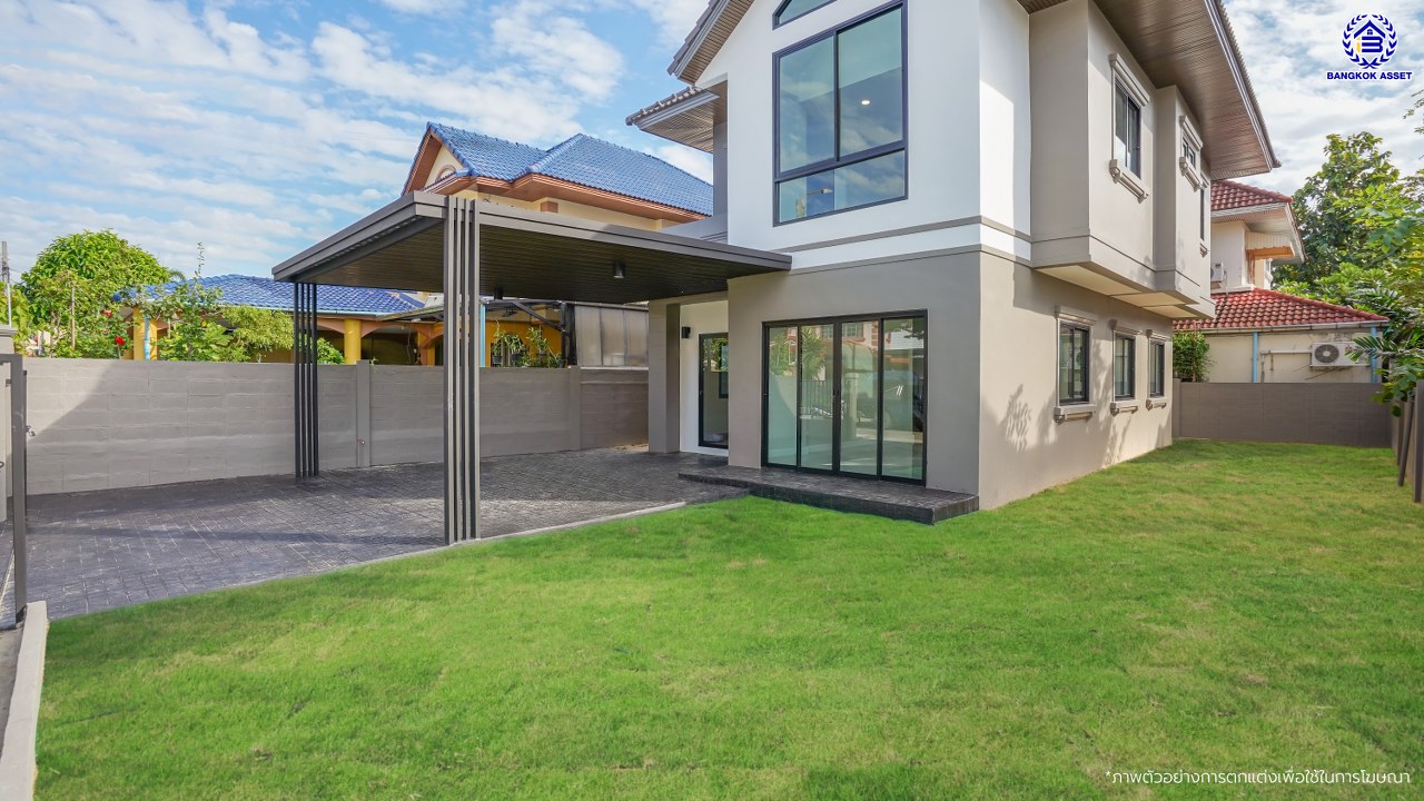 บ้านมือสองตกแต่งใหม่ โครงการ มณียา มาสเตอร์พีซ รัตนาธิเบศร์ จากแบรนด์ Property Perfect บนพื้นที่ 62 ตร.ว. พื้นที่ใช้สอยกว้างขวางถึง 197.87 ตร.ม. จัดเต็ม 4 ห้องนอน 3 ห้องน้ำ พร้อมที่จอดรถ 2 คัน บนสุดยอดทำเลใจกลางรถไฟฟ้าสายสีม่วงถึง 2 สถานี "บางรักน้อยท่าอิฐ" และ "ไทรม้า" เดินทางสะดวกทั้งถนนรัตนาธิเบศร์ และถนนราชพฤกษ์ ใกล้เซ็นทรัล รัตนาธิเบศร์ และเซ็นทรัล เวสต์เกต