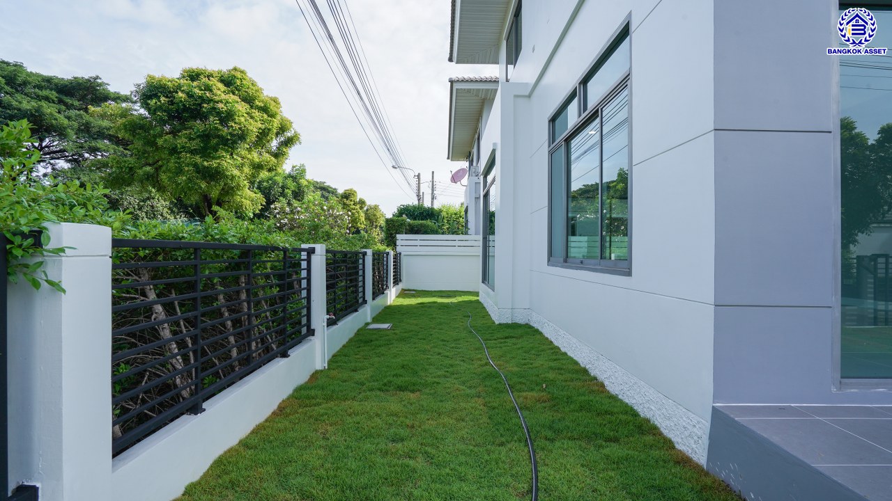 บ้านมือสองตกแต่งใหม่ โครงการ เพอร์เฟคเพลส3 ราชพฤกษ์ คุณภาพแบรนด์ Property Perfect เนื้อที่ 64 ตร.ว. พื้นที่ใช้สอย 210.06 ตร.ม. หลังใหญ่ตอบโจทย์ทุกการอยู่อาศัย ฟังก์ชัน 3 ห้องนอน 3 ห้องน้ำ 2 ที่จอดรถ บนทำเลติดถนนราชพฤกษ์ ใกล้วงเวียนพระราม5 และรถไฟฟ้าสายสีม่วง "สถานีบางรักน้อยท่าอิฐ"