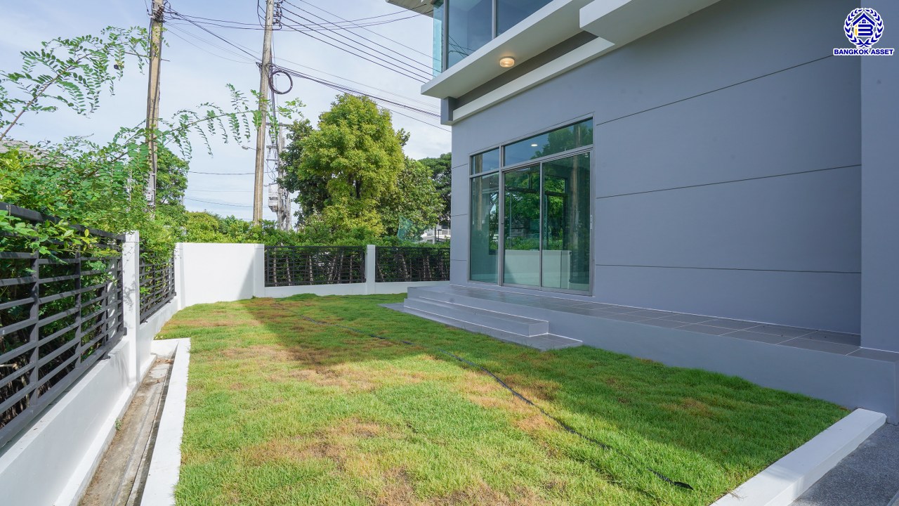 บ้านมือสองตกแต่งใหม่ โครงการ เพอร์เฟคเพลส3 ราชพฤกษ์ คุณภาพแบรนด์ Property Perfect เนื้อที่ 64 ตร.ว. พื้นที่ใช้สอย 210.06 ตร.ม. หลังใหญ่ตอบโจทย์ทุกการอยู่อาศัย ฟังก์ชัน 3 ห้องนอน 3 ห้องน้ำ 2 ที่จอดรถ บนทำเลติดถนนราชพฤกษ์ ใกล้วงเวียนพระราม5 และรถไฟฟ้าสายสีม่วง "สถานีบางรักน้อยท่าอิฐ"