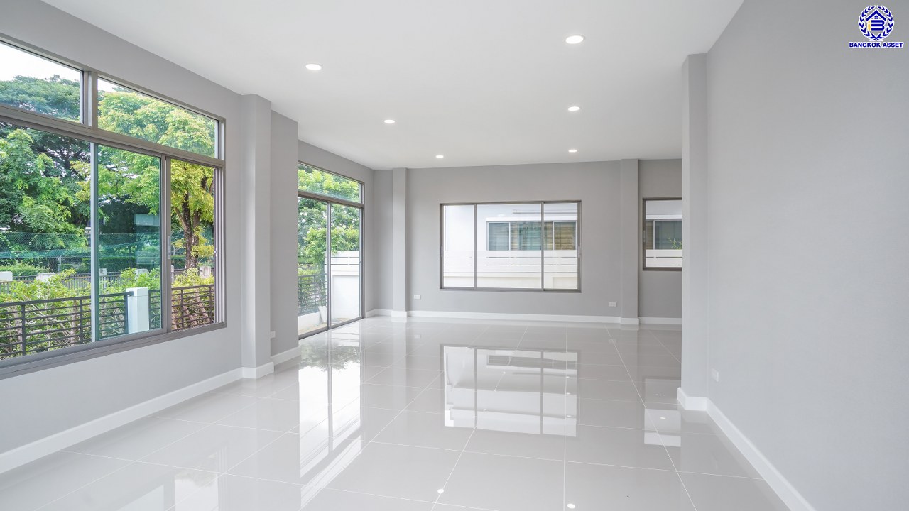 บ้านมือสองตกแต่งใหม่ โครงการ เพอร์เฟคเพลส3 ราชพฤกษ์ คุณภาพแบรนด์ Property Perfect เนื้อที่ 64 ตร.ว. พื้นที่ใช้สอย 210.06 ตร.ม. หลังใหญ่ตอบโจทย์ทุกการอยู่อาศัย ฟังก์ชัน 3 ห้องนอน 3 ห้องน้ำ 2 ที่จอดรถ บนทำเลติดถนนราชพฤกษ์ ใกล้วงเวียนพระราม5 และรถไฟฟ้าสายสีม่วง "สถานีบางรักน้อยท่าอิฐ"