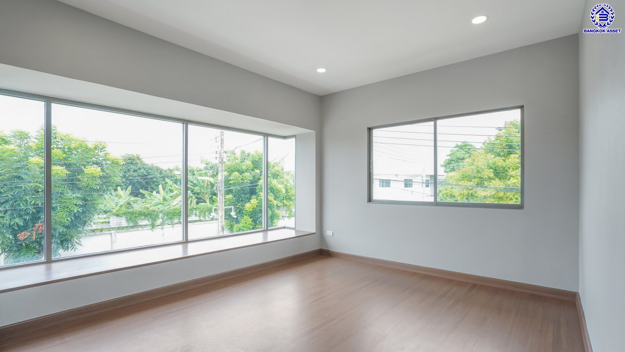 บ้านมือสองตกแต่งใหม่ โครงการ เพอร์เฟคเพลส3 ราชพฤกษ์ คุณภาพแบรนด์ Property Perfect เนื้อที่ 64 ตร.ว. พื้นที่ใช้สอย 210.06 ตร.ม. หลังใหญ่ตอบโจทย์ทุกการอยู่อาศัย ฟังก์ชัน 3 ห้องนอน 3 ห้องน้ำ 2 ที่จอดรถ บนทำเลติดถนนราชพฤกษ์ ใกล้วงเวียนพระราม5 และรถไฟฟ้าสายสีม่วง "สถานีบางรักน้อยท่าอิฐ"