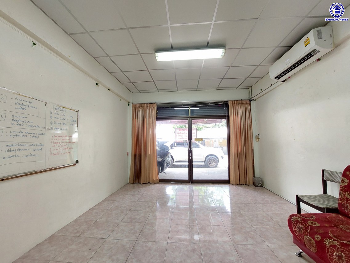 *****อาคารพาณิชย์มือสองนนทบุรี โครงการ ยัวร์เฮ้าส์ บางกรวย-ไทรน้อย เนื้อที่ 28 ตร.ว. พื้นที่ใช้สอย 250 ตร.ม. ฟังก์ชัน 3 ห้องนอน 4 ห้องน้ำ 1 ที่จอดรถ บนทำเลดีเชื่อมต่อ เชื่อมต่อถนนเทอดพระเกียรติ, ถนนจรัญสนิทวงศ์, ถนนนครอินทร์, ถนนราชพฤกษ์ และใกล้จุดขึ้นทางด่วน "ศรีรัช" ในราคาคุ้มสุดๆ