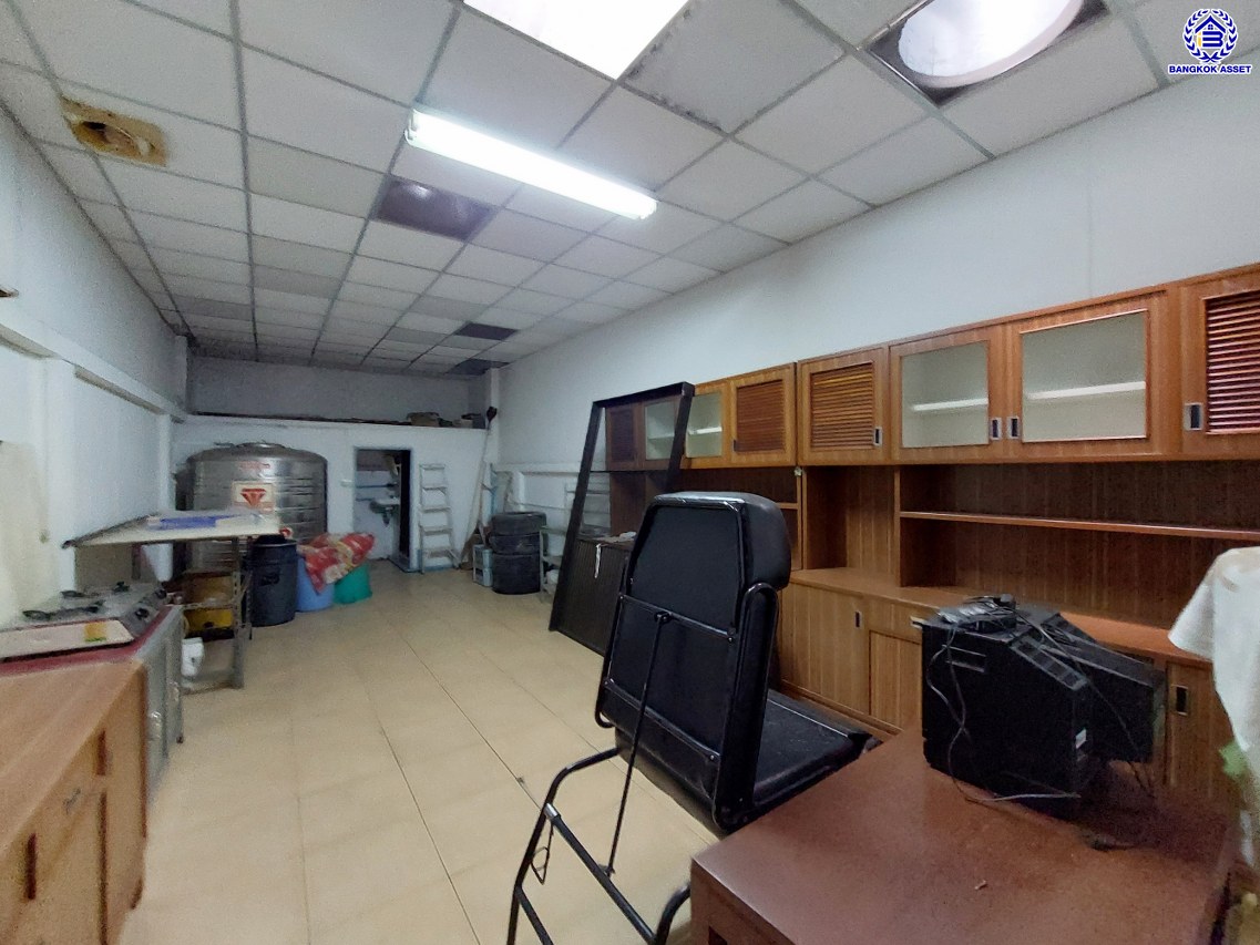 *****อาคารพาณิชย์มือสองนนทบุรี โครงการ ยัวร์เฮ้าส์ บางกรวย-ไทรน้อย เนื้อที่ 28 ตร.ว. พื้นที่ใช้สอย 250 ตร.ม. ฟังก์ชัน 3 ห้องนอน 4 ห้องน้ำ 1 ที่จอดรถ บนทำเลดีเชื่อมต่อ เชื่อมต่อถนนเทอดพระเกียรติ, ถนนจรัญสนิทวงศ์, ถนนนครอินทร์, ถนนราชพฤกษ์ และใกล้จุดขึ้นทางด่วน "ศรีรัช" ในราคาคุ้มสุดๆ