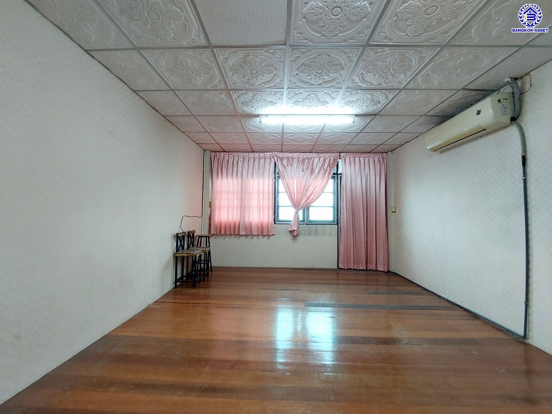 *****อาคารพาณิชย์มือสองนนทบุรี โครงการ ยัวร์เฮ้าส์ บางกรวย-ไทรน้อย เนื้อที่ 28 ตร.ว. พื้นที่ใช้สอย 250 ตร.ม. ฟังก์ชัน 3 ห้องนอน 4 ห้องน้ำ 1 ที่จอดรถ บนทำเลดีเชื่อมต่อ เชื่อมต่อถนนเทอดพระเกียรติ, ถนนจรัญสนิทวงศ์, ถนนนครอินทร์, ถนนราชพฤกษ์ และใกล้จุดขึ้นทางด่วน "ศรีรัช" ในราคาคุ้มสุดๆ