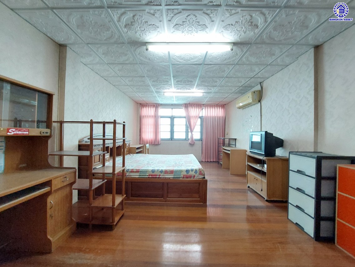 *****อาคารพาณิชย์มือสองนนทบุรี โครงการ ยัวร์เฮ้าส์ บางกรวย-ไทรน้อย เนื้อที่ 28 ตร.ว. พื้นที่ใช้สอย 250 ตร.ม. ฟังก์ชัน 3 ห้องนอน 4 ห้องน้ำ 1 ที่จอดรถ บนทำเลดีเชื่อมต่อ เชื่อมต่อถนนเทอดพระเกียรติ, ถนนจรัญสนิทวงศ์, ถนนนครอินทร์, ถนนราชพฤกษ์ และใกล้จุดขึ้นทางด่วน "ศรีรัช" ในราคาคุ้มสุดๆ