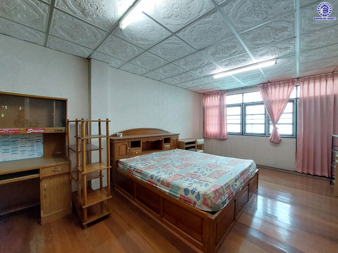 *****อาคารพาณิชย์มือสองนนทบุรี โครงการ ยัวร์เฮ้าส์ บางกรวย-ไทรน้อย เนื้อที่ 28 ตร.ว. พื้นที่ใช้สอย 250 ตร.ม. ฟังก์ชัน 3 ห้องนอน 4 ห้องน้ำ 1 ที่จอดรถ บนทำเลดีเชื่อมต่อ เชื่อมต่อถนนเทอดพระเกียรติ, ถนนจรัญสนิทวงศ์, ถนนนครอินทร์, ถนนราชพฤกษ์ และใกล้จุดขึ้นทางด่วน "ศรีรัช" ในราคาคุ้มสุดๆ