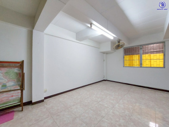 *****อาคารพาณิชย์มือสองนนทบุรี โครงการ ยัวร์เฮ้าส์ บางกรวย-ไทรน้อย เนื้อที่ 28 ตร.ว. พื้นที่ใช้สอย 250 ตร.ม. ฟังก์ชัน 3 ห้องนอน 4 ห้องน้ำ 1 ที่จอดรถ บนทำเลดีเชื่อมต่อ เชื่อมต่อถนนเทอดพระเกียรติ, ถนนจรัญสนิทวงศ์, ถนนนครอินทร์, ถนนราชพฤกษ์ และใกล้จุดขึ้นทางด่วน "ศรีรัช" ในราคาคุ้มสุดๆ