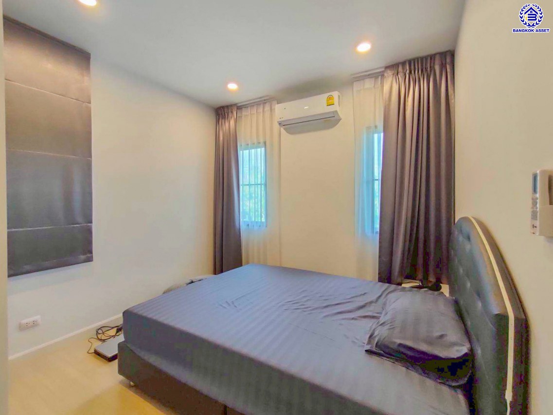 บ้านเดี่ยวมือสองย่านนนทบุรี โครงการ คณาสิริ ศาลายา-ปิ่นเกล้า เนื้อที่ 71.70 ตร.ว. พื้นที่ใช้สอย 180 ตร.ม. ฟังก์ชัน 4 ห้องนอน 3 ห้องน้ำ 2 ที่จอดรถ แถมฟรี เครื่องปรับอากาศ และ เครื่องทำน้ำอุ่น โครงการบนทำเลดี เชื่อมต่อถนนสำเร็จพัฒนา ถนนกาญจนาภิเษก ซอยกันตนา และใกล้จุดขึ้นทางด่วน "ศรีรัช"