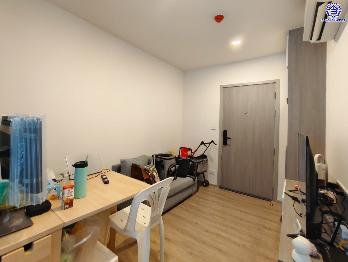 คอนโดมิเนียมมือสองย่านบางพลัด โครงการ ออริจิ้น ปลั๊ก แอนด์เพลย์สิรินธร สเตชั่น ขนาดห้องกว้างถึง 25.74 ตร.ม. ฟังก์ชัน 1 ห้องนอน 1 ห้องน้ำ แถมฟรี! เครื่องปรับอากาศ และ เครื่องทำน้ำอุ่น บนทำเลเดินทางสะดวกเชื่อมต่อ ถนนราชวิถี, ถนนจรัญสนิทวงศ์, ถนนสิรินธร ใกล้เซ็นทรัลปิ่นเกล้า และรถไฟฟ้าสายสีน้ำเงิน "สถานีสิรินธร"