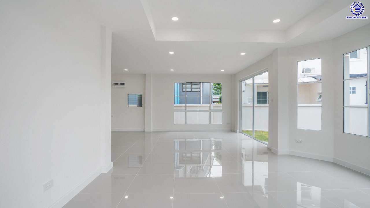 บ้านมือสองตกแต่งใหม่ แบรนด์ LH โครงการ มัณฑนา ราชพฤกษ์ เนื้อที่ 58.5 ตร.ว. พื้นที่ใช้สอย 177.21 ตร.ม. ฟังก์ชัน 3 ห้องนอน 3 ห้องน้ำ จอดรถได้ 2 คัน พร้อมพื้นที่รอบบ้านกว้างขวาง Facilities ตอบโจทย์ทุกกิจกรรม บนทำเลใกล้วงเวียนพระราม5 เซ็นทรัลเวสต์เกต และรถไฟฟ้าสายสีม่วง "สถานีบางรักน้อยท่าอิฐ"