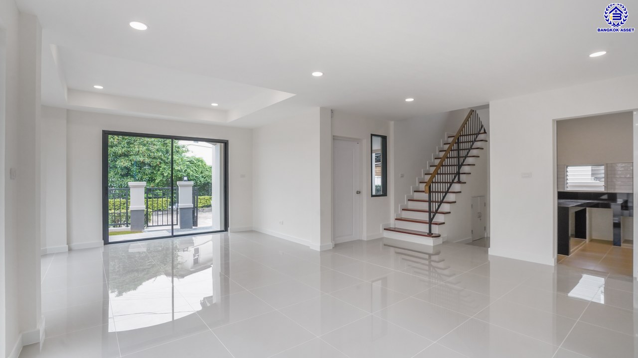 บ้านมือสองตกแต่งใหม่ แบรนด์ LH โครงการ มัณฑนา ราชพฤกษ์ เนื้อที่ 58.5 ตร.ว. พื้นที่ใช้สอย 177.21 ตร.ม. ฟังก์ชัน 3 ห้องนอน 3 ห้องน้ำ จอดรถได้ 2 คัน พร้อมพื้นที่รอบบ้านกว้างขวาง Facilities ตอบโจทย์ทุกกิจกรรม บนทำเลใกล้วงเวียนพระราม5 เซ็นทรัลเวสต์เกต และรถไฟฟ้าสายสีม่วง "สถานีบางรักน้อยท่าอิฐ"