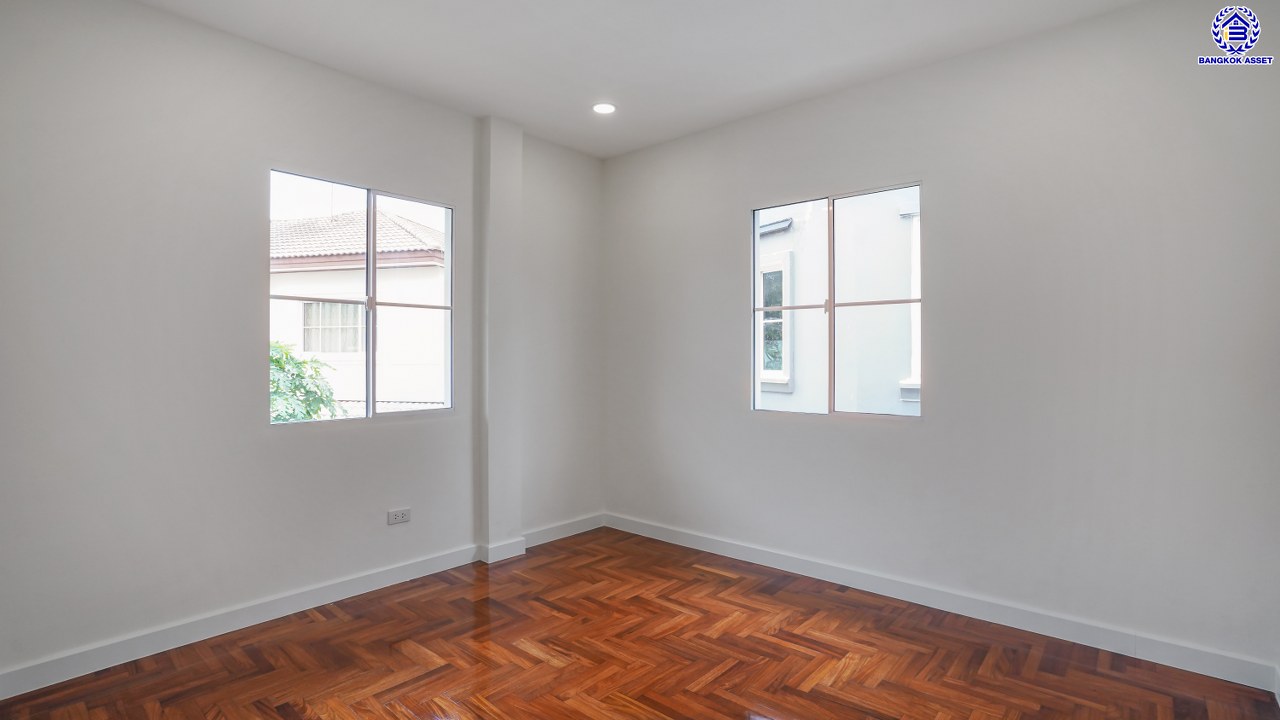 บ้านมือสองตกแต่งใหม่ แบรนด์ LH โครงการ มัณฑนา ราชพฤกษ์ เนื้อที่ 58.5 ตร.ว. พื้นที่ใช้สอย 177.21 ตร.ม. ฟังก์ชัน 3 ห้องนอน 3 ห้องน้ำ จอดรถได้ 2 คัน พร้อมพื้นที่รอบบ้านกว้างขวาง Facilities ตอบโจทย์ทุกกิจกรรม บนทำเลใกล้วงเวียนพระราม5 เซ็นทรัลเวสต์เกต และรถไฟฟ้าสายสีม่วง "สถานีบางรักน้อยท่าอิฐ"