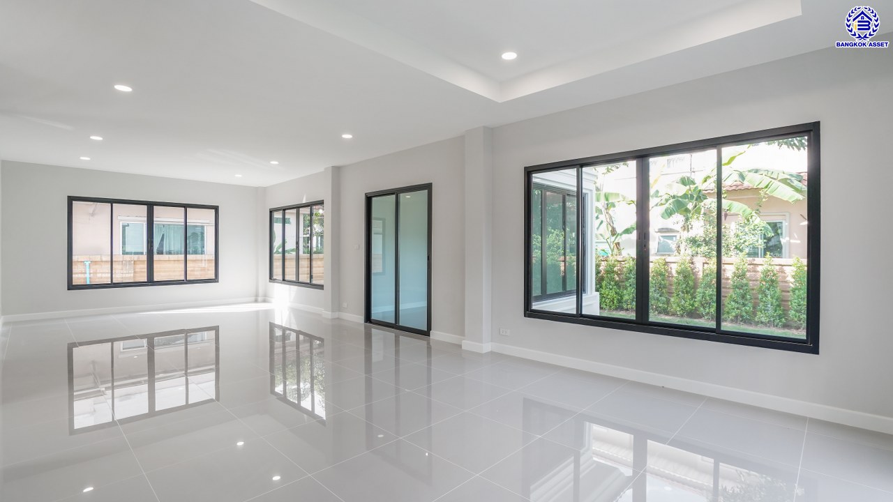 บ้านมือสองตกแต่งใหม่ โครงการ ราชพฤกษ์ บางบอน4 เนื้อที่ 102.8 ตร.ว. ฟังก์ชัน 4 ห้องนอน 3 ห้องน้ำ จอดรถได้ 2 คัน บนพื้นที่ใช้สอย 231.6 ตร.ม. บนทำเลศักยภาพ เชื่อมต่อหลายเส้นทาง ใกล้เดอะมอลล์บางแค จุดขึ้นทางด่วน "พระราม2" และรถไฟฟ้าสายสีน้ำเงิน "สถานีหลักสอง"