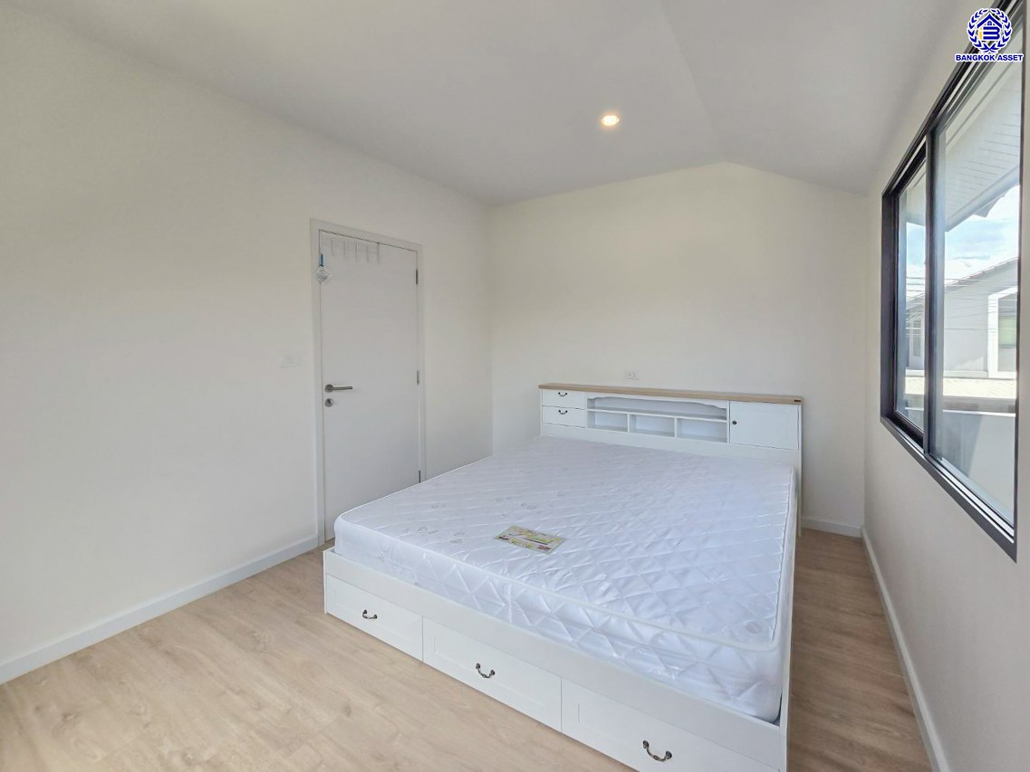 *****บ้านเดี่ยวมือสองปทุมธานี โครงการ อณาสิริ ราชพฤกษ์-346 เนื้อที่กว้างถึง 55.40 ตร.ว. พื้นที่ใช้สอย 161 ตร.ม. ฟังก์ชัน 3 ห้องนอน 3 ห้องน้ำ 2 ที่จอดรถ บนทำเลเดินทางสะดวก เชื่อมต่อ ถนนราชพฤกษ์, ถนนสะพานนนทบุรี-บางบัวทอง ใกล้จุดขึ้นทางด่วน "ศรีสมาน" ใกล้โรบินสันศรีสมาน และ โรบินสันราชพฤกษ์