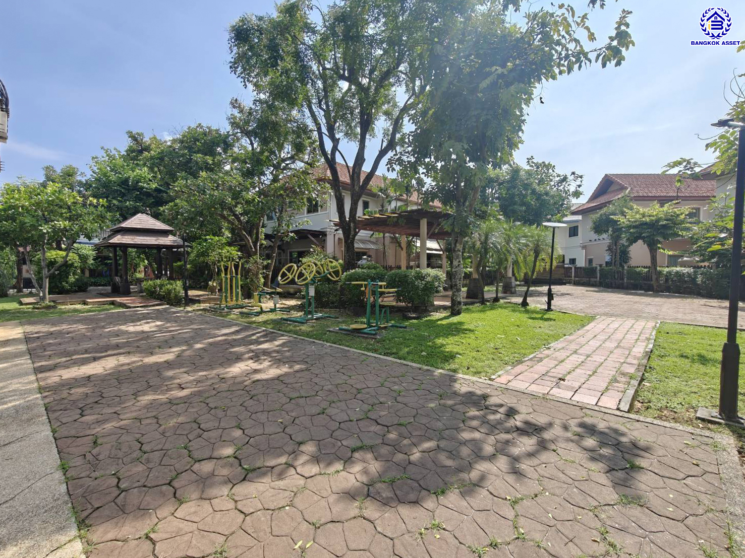 บ้านมือสองตกแต่งใหม่ โครงการ Nontara ราชพฤกษ์ (นนนที) New design เนื้อที่ 56 ตร.ว. บนพื้นที่ใช้สอยกว่า 227.77 ตร.ม. ฟังก์ชัน 4 ห้องนอน 3 ห้องน้ำ จอดรถได้ 2 คัน บนทำเลใจกลางราชพฤกษ์ ใกล้ห้างเซ็นทรัล เวสวิลล์, ทางพิเศษศรีรัช เชื่อมสู่สาทร-ปิ่นเกล้า ได้อย่างรวดเร็ว...