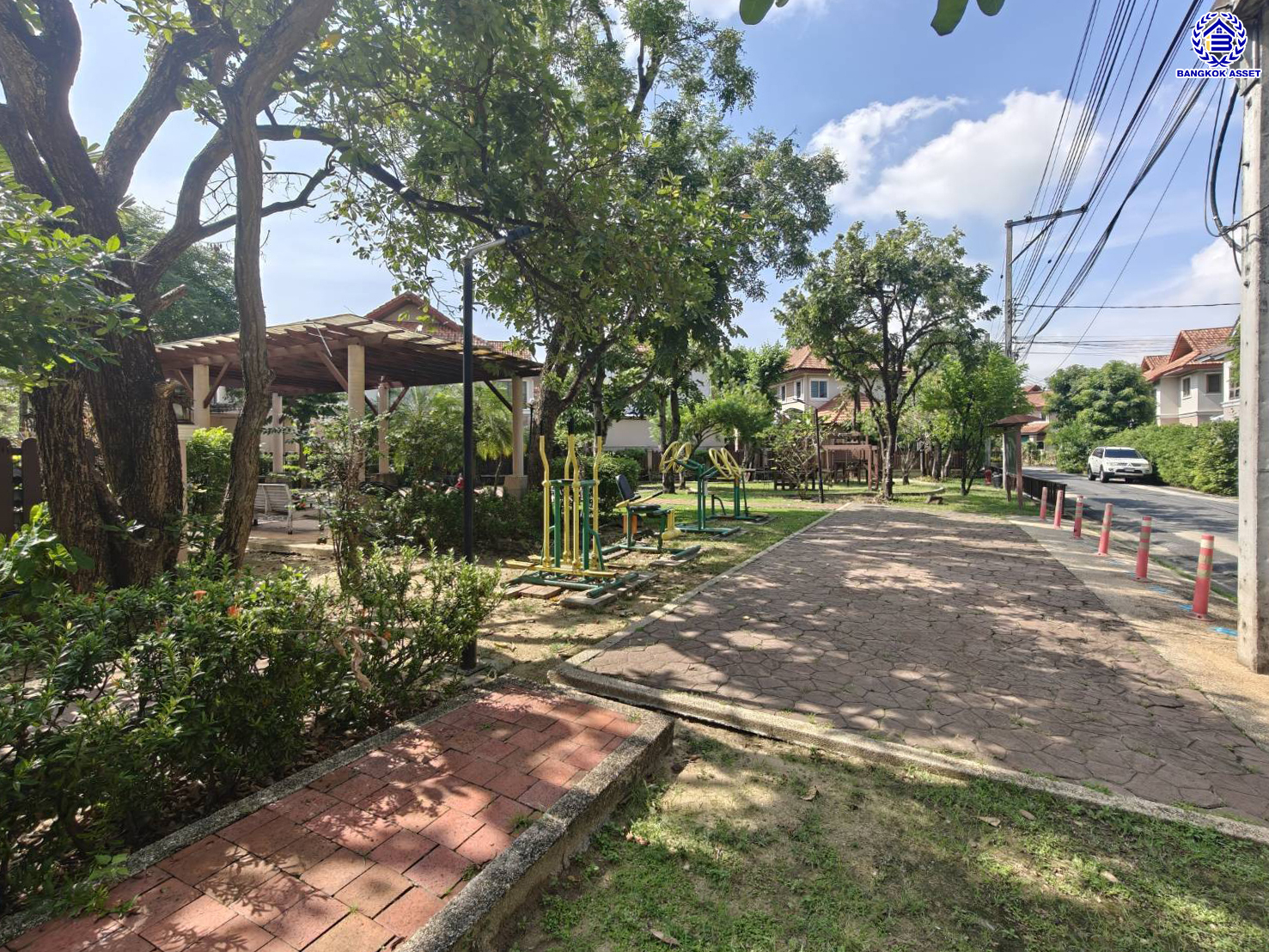 บ้านมือสองตกแต่งใหม่ โครงการ Nontara ราชพฤกษ์ (นนนที) New design เนื้อที่ 56 ตร.ว. บนพื้นที่ใช้สอยกว่า 227.77 ตร.ม. ฟังก์ชัน 4 ห้องนอน 3 ห้องน้ำ จอดรถได้ 2 คัน บนทำเลใจกลางราชพฤกษ์ ใกล้ห้างเซ็นทรัล เวสวิลล์, ทางพิเศษศรีรัช เชื่อมสู่สาทร-ปิ่นเกล้า ได้อย่างรวดเร็ว...