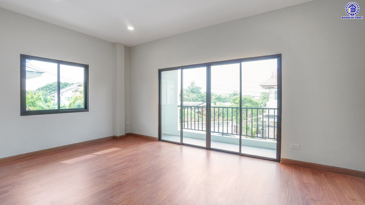 บ้านมือสองตกแต่งใหม่ โครงการ Nontara ราชพฤกษ์ (นนนที) New design เนื้อที่ 56 ตร.ว. บนพื้นที่ใช้สอยกว่า 227.77 ตร.ม. ฟังก์ชัน 4 ห้องนอน 3 ห้องน้ำ จอดรถได้ 2 คัน บนทำเลใจกลางราชพฤกษ์ ใกล้ห้างเซ็นทรัล เวสวิลล์, ทางพิเศษศรีรัช เชื่อมสู่สาทร-ปิ่นเกล้า ได้อย่างรวดเร็ว...