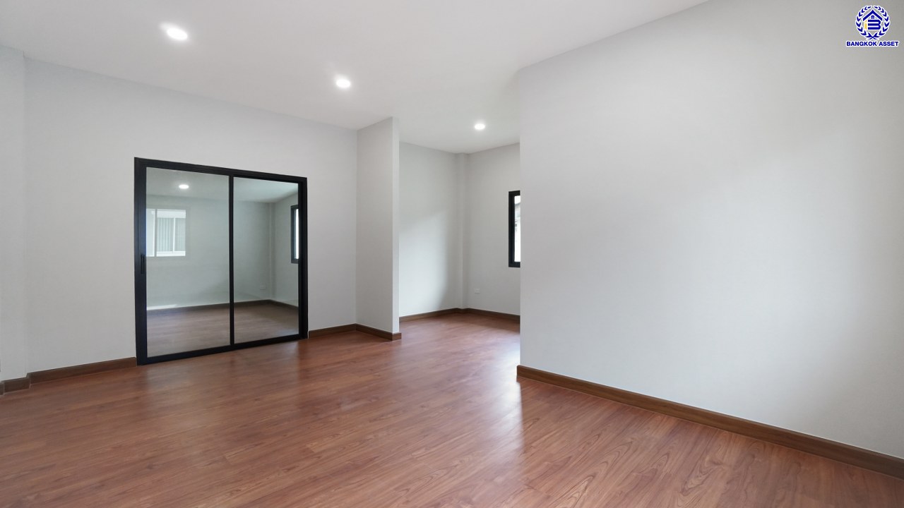 บ้านมือสองตกแต่งใหม่ โครงการ Nontara ราชพฤกษ์ (นนนที) New design เนื้อที่ 56 ตร.ว. บนพื้นที่ใช้สอยกว่า 227.77 ตร.ม. ฟังก์ชัน 4 ห้องนอน 3 ห้องน้ำ จอดรถได้ 2 คัน บนทำเลใจกลางราชพฤกษ์ ใกล้ห้างเซ็นทรัล เวสวิลล์, ทางพิเศษศรีรัช เชื่อมสู่สาทร-ปิ่นเกล้า ได้อย่างรวดเร็ว...