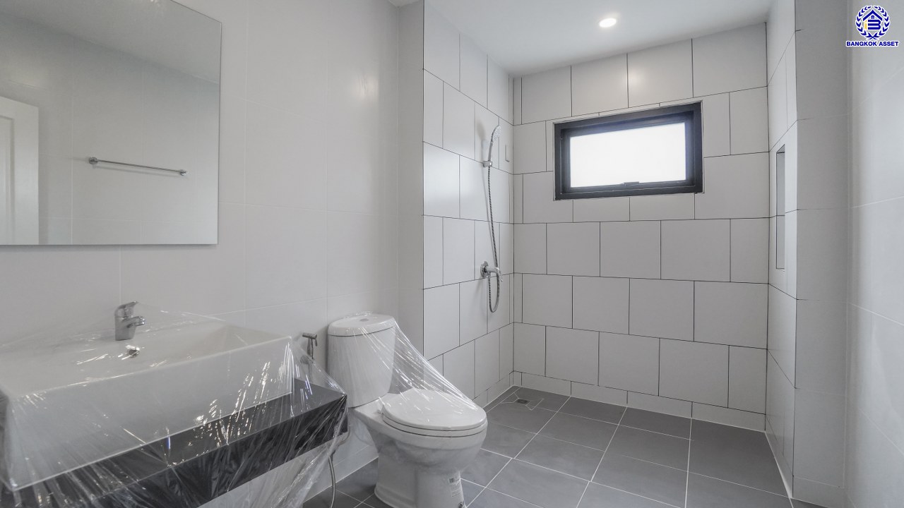 บ้านมือสองตกแต่งใหม่ โครงการ Nontara ราชพฤกษ์ (นนนที) New design เนื้อที่ 56 ตร.ว. บนพื้นที่ใช้สอยกว่า 227.77 ตร.ม. ฟังก์ชัน 4 ห้องนอน 3 ห้องน้ำ จอดรถได้ 2 คัน บนทำเลใจกลางราชพฤกษ์ ใกล้ห้างเซ็นทรัล เวสวิลล์, ทางพิเศษศรีรัช เชื่อมสู่สาทร-ปิ่นเกล้า ได้อย่างรวดเร็ว...