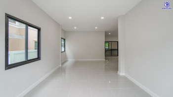 บ้านมือสองตกแต่งใหม่ โครงการ Nontara ราชพฤกษ์ (นนนที) New design เนื้อที่ 56 ตร.ว. บนพื้นที่ใช้สอยกว่า 227.77 ตร.ม. ฟังก์ชัน 4 ห้องนอน 3 ห้องน้ำ จอดรถได้ 2 คัน บนทำเลใจกลางราชพฤกษ์ ใกล้ห้างเซ็นทรัล เวสวิลล์, ทางพิเศษศรีรัช เชื่อมสู่สาทร-ปิ่นเกล้า ได้อย่างรวดเร็ว...